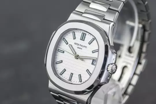 Patek Philippe 5711 white dial Nautilus calibre 26-330 Full Set 2019 photo 9