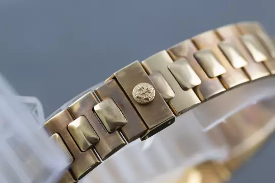 Patek Philippe Nautilus very rare 3800 Diamond perfect condition photo 2