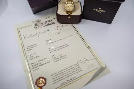 Patek Philippe Nautilus very rare 3800 Diamond perfect condition photo 3