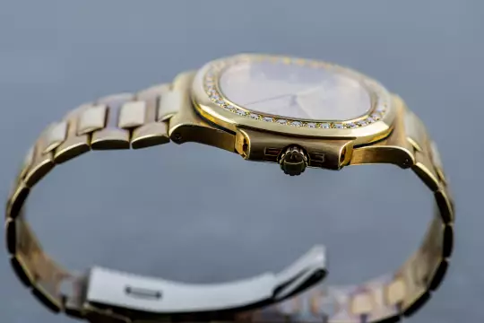 Patek Philippe Nautilus very rare 3800 Diamond perfect condition photo 5